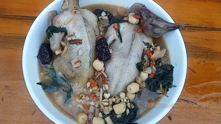 Cách nấu canh cá chim câu kỷ tử